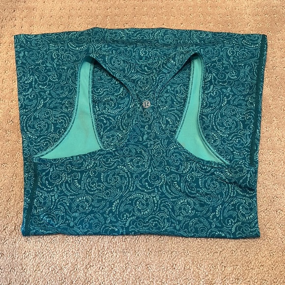 Lululemon Razorback Tank. Size 4. - Picture 2 of 4